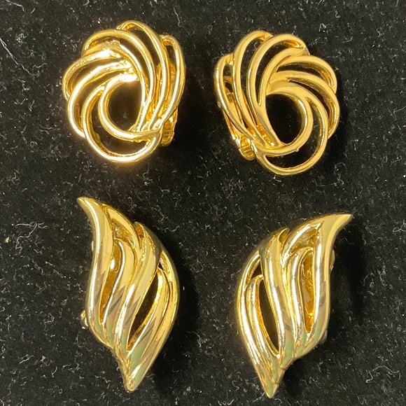 Vintage Gold Tone Clip-on Earrings 2 pair - Picture 1 of 5